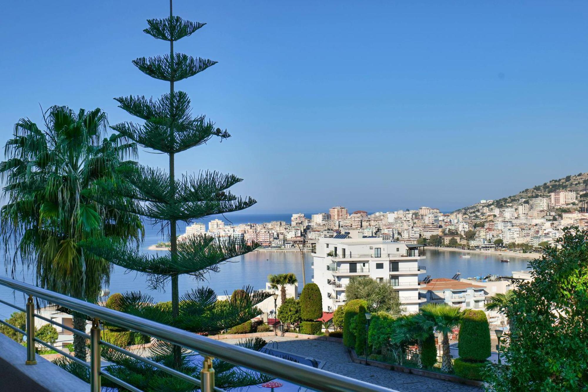 Hotel Mediterrane Sarandë Eksteriør billede