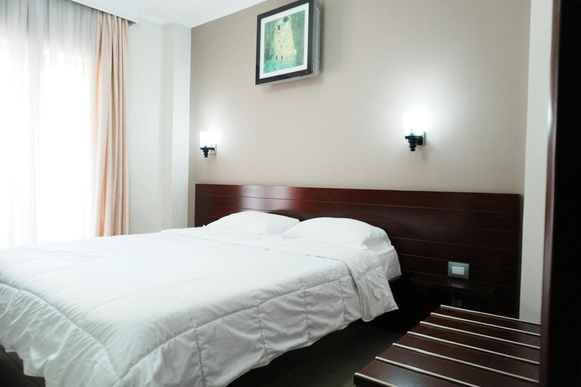Hotel Mediterrane Sarandë Eksteriør billede