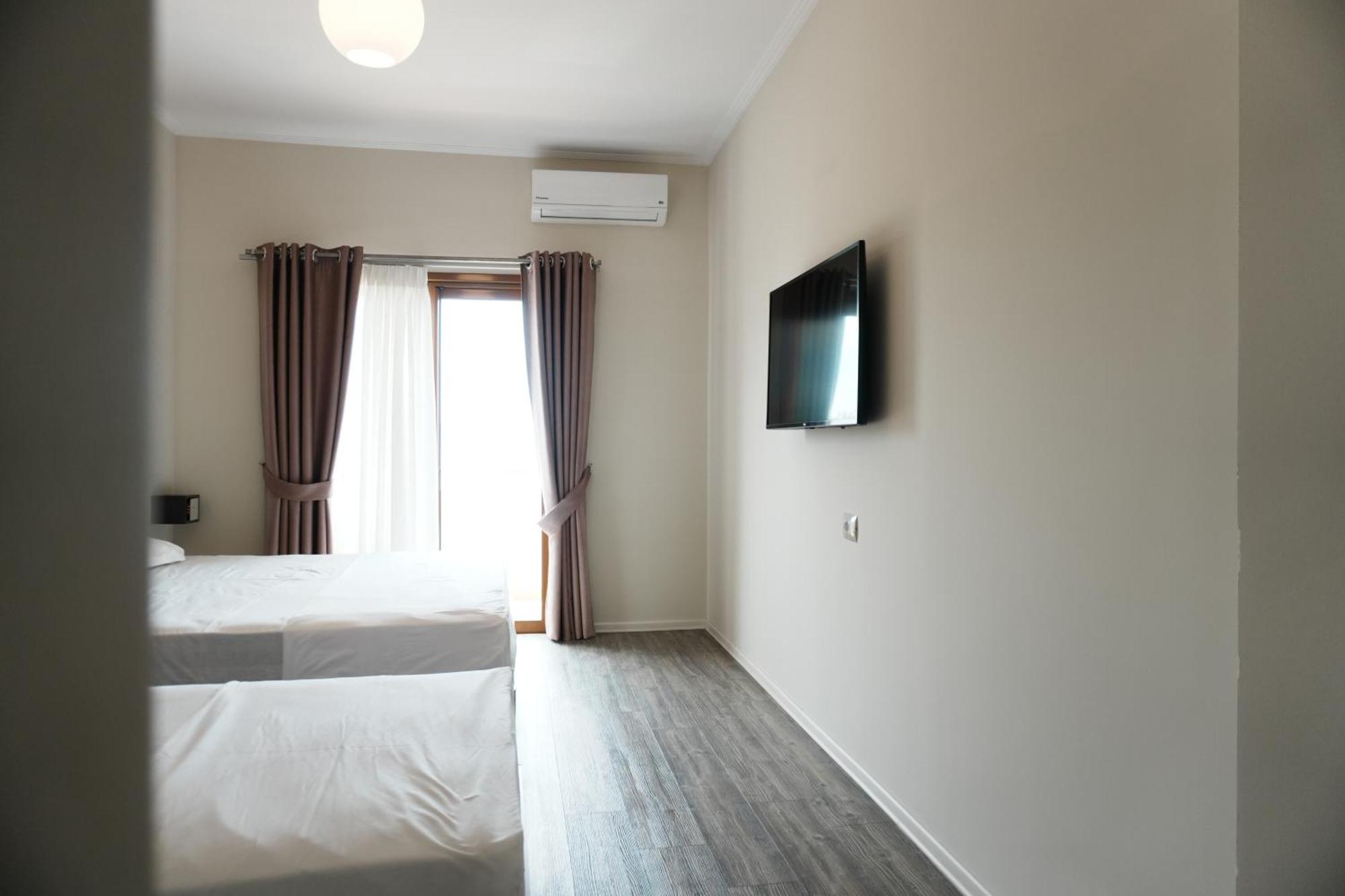 Hotel Mediterrane Sarandë Eksteriør billede