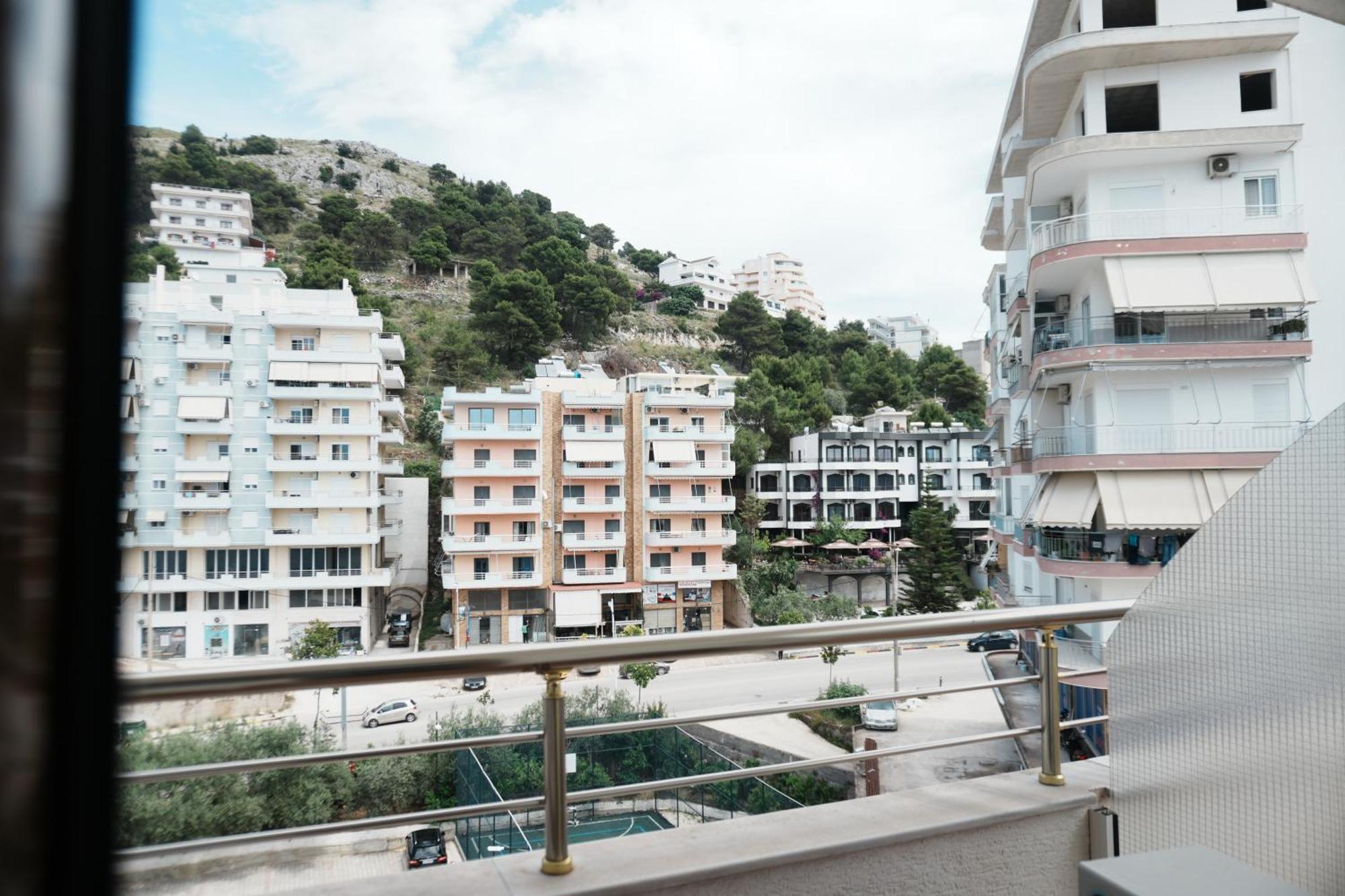 Hotel Mediterrane Sarandë Eksteriør billede