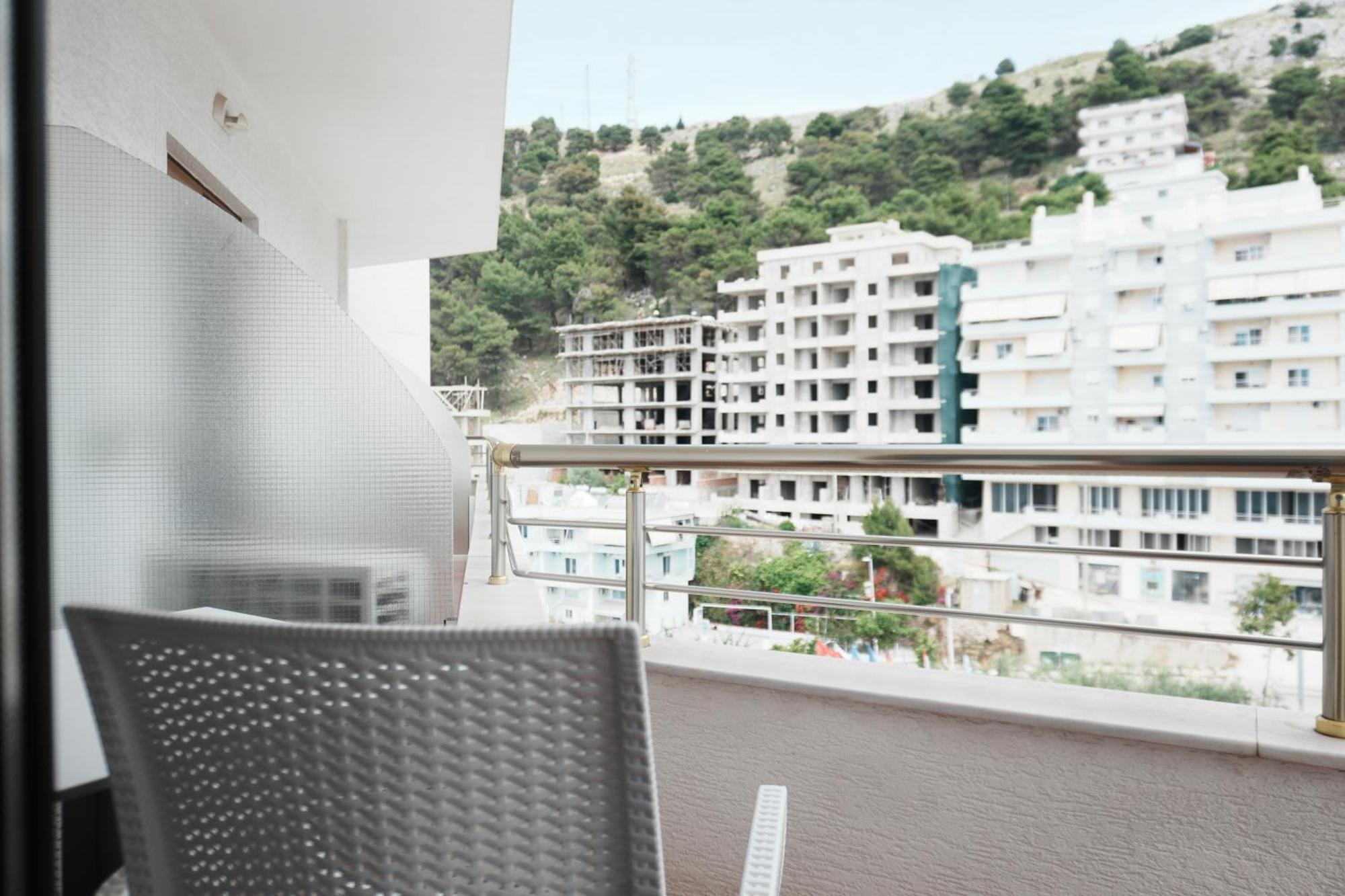 Hotel Mediterrane Sarandë Eksteriør billede