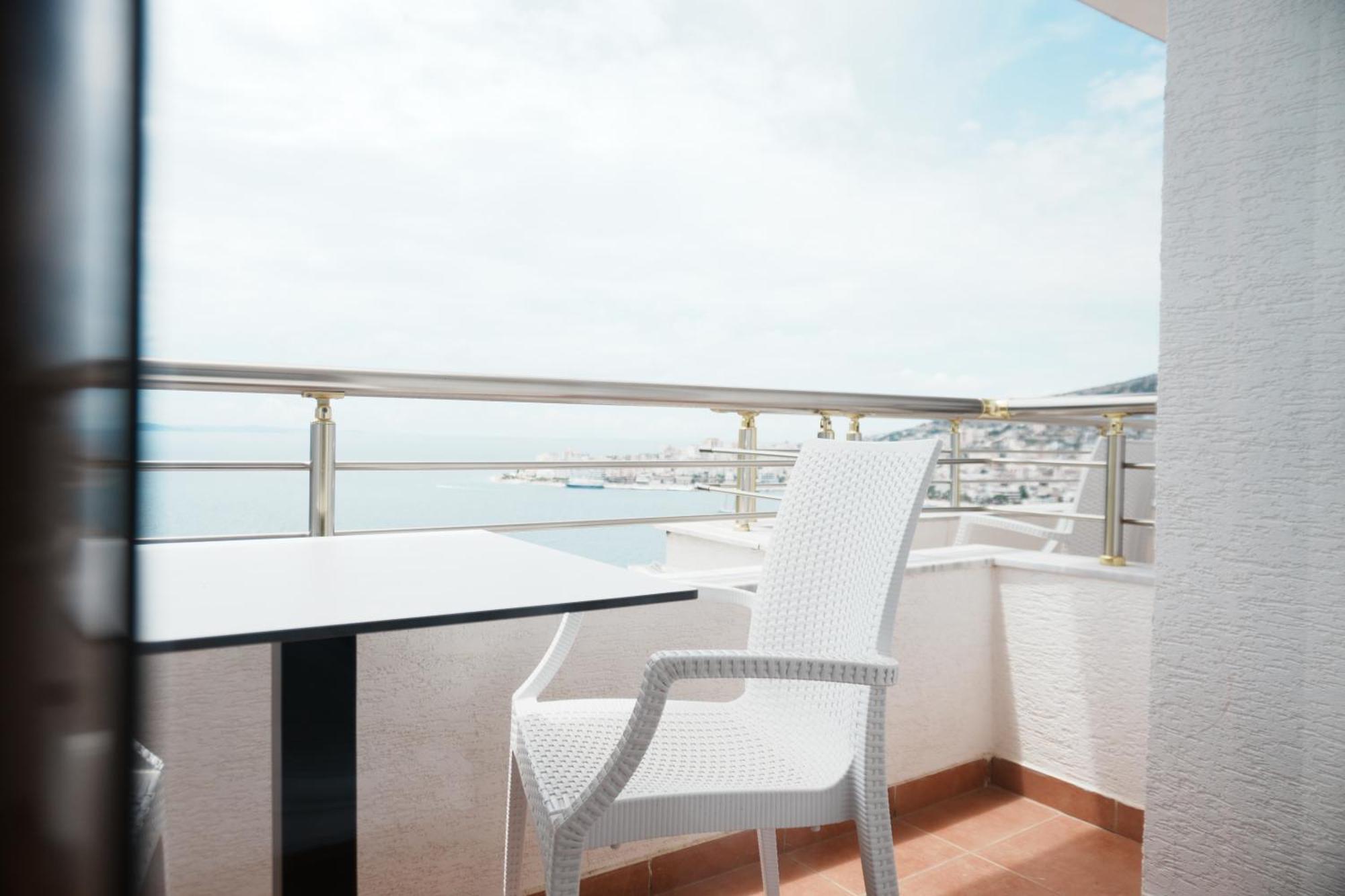 Hotel Mediterrane Sarandë Eksteriør billede