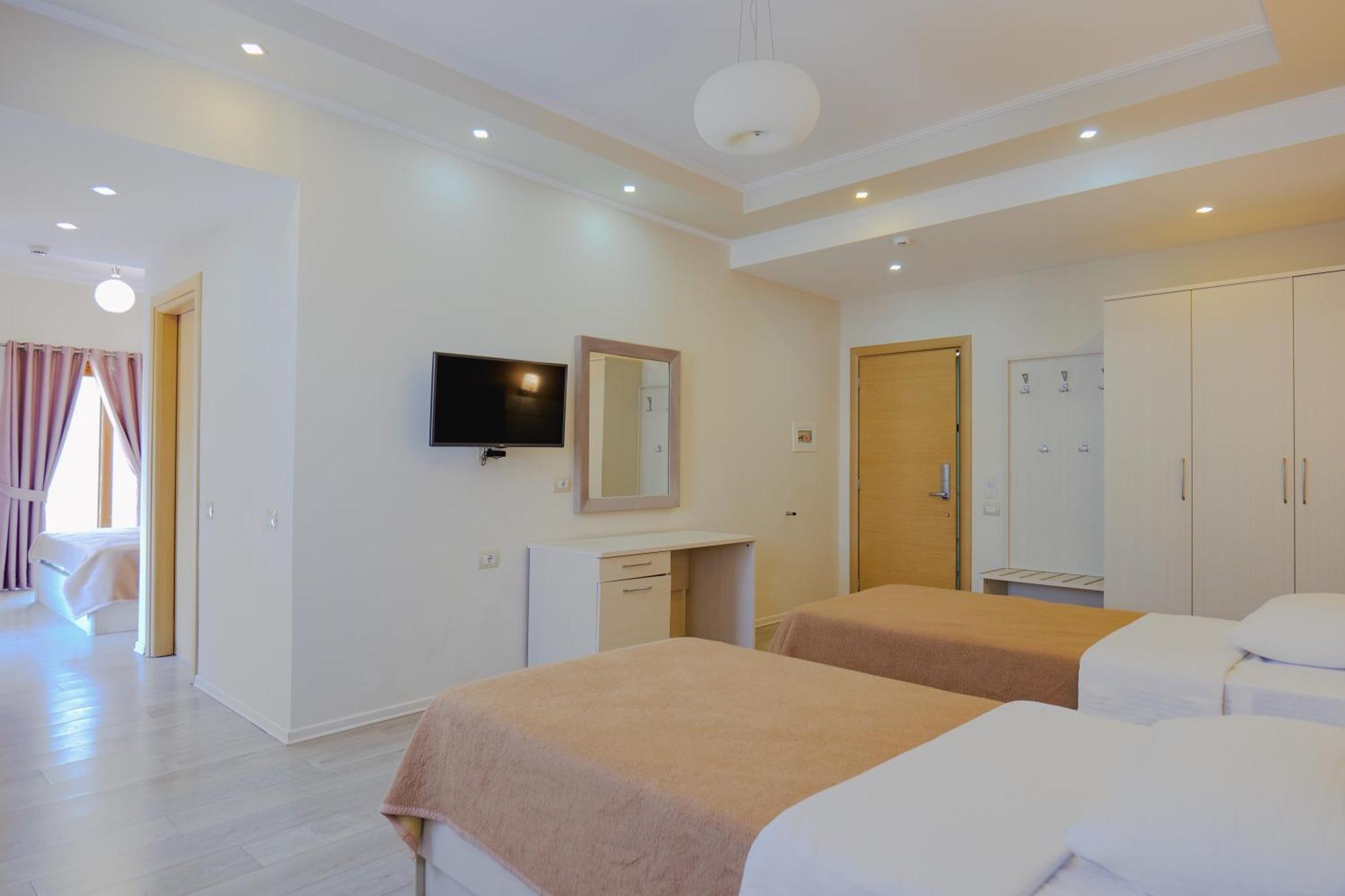 Hotel Mediterrane Sarandë Eksteriør billede