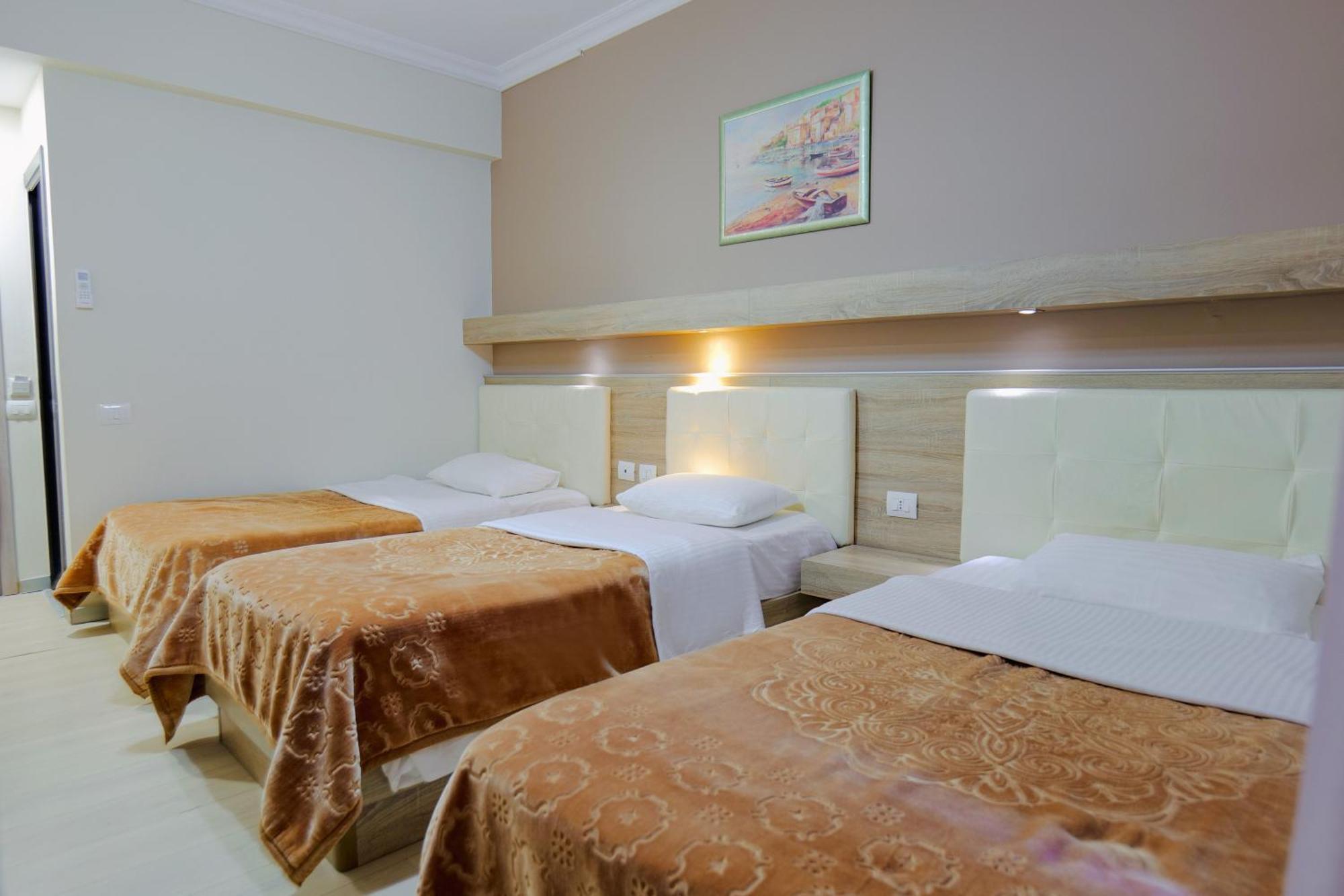 Hotel Mediterrane Sarandë Eksteriør billede