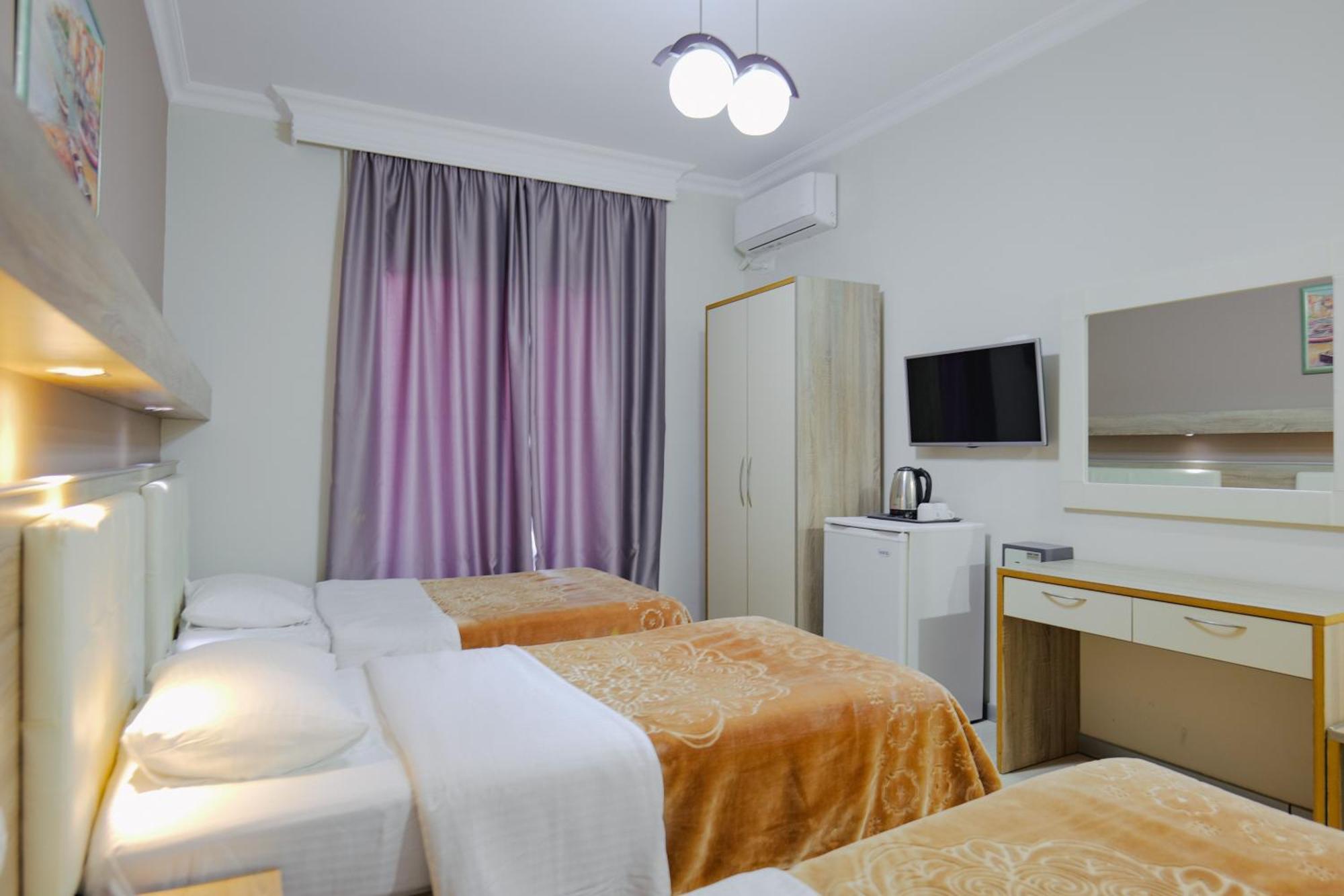 Hotel Mediterrane Sarandë Eksteriør billede